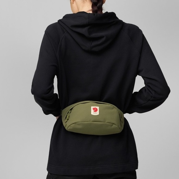NWT FJALLRAVEN ULVO EVERYDAY OUTDOOR HIP PACK  MEDIUM IN LAUREL GREEN - Picture 3 of 14